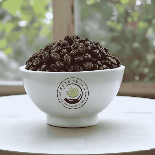 Black seedless raisin